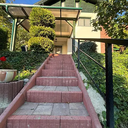 Villa Zoeldfuege Balatonfůzfő